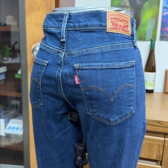 Levi’s Shaping Skinny Jeans Size 28 Dark Wash Mid/High Rise Stretch Denim - Picture 3 of 6